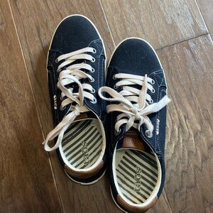 Women’s Taos Star in size 10